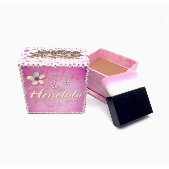 W7 Honolulu Bronzing Powder - Pressed Powder Bronzer - Contouring & Highlighting - Picture 1 of 5